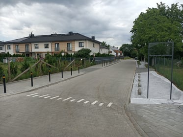 Przebudowa drogi ul. Dobrzykowickiej od ul. Chrząstawskiej do końca ulicy (posesja nr 27)